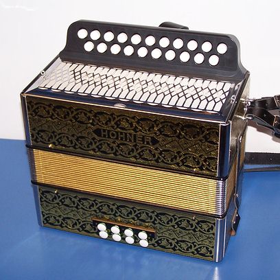 Accordéon diatonique Hohner 2915 Luxe. Cliquez pour plus d'infos !