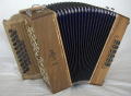 2 Rangs et demi Noyer grille bois
