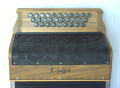 3 rangs 3 voix 12 basses noyer grille noire 03