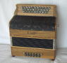 3 rangs 3 voix 12 basses noyer grille noire 04