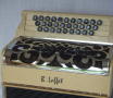 3 rangs 3 voix 18 basses érable grille nickelée 05