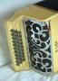 3 rangs 3 voix 18 basses érable grille nickelée 09